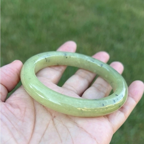 VINTAGE Large Nephrite Yellow/Green Certified Jade Bangle Size 60MM S924 - Picture 1 of 11